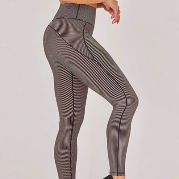 GLYDER NWOT PREMIER BLACK/ ADOBE ROSE STRIPE WORKOUT BRA AND LINEAR LEGGING SET - Picture 7 of 16